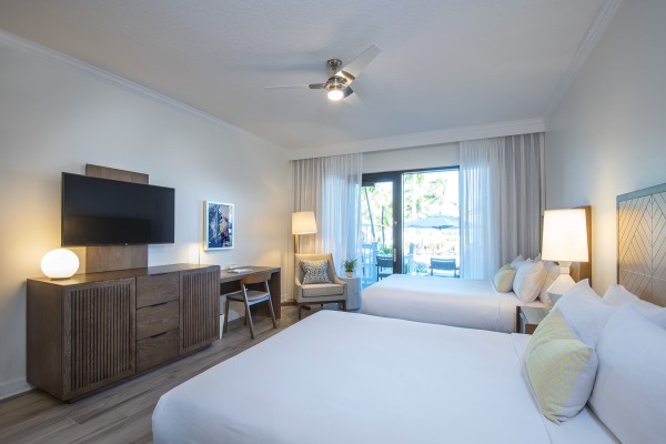 Hawks Cay Guestroom - Water View Lanai - 2 Queen TV