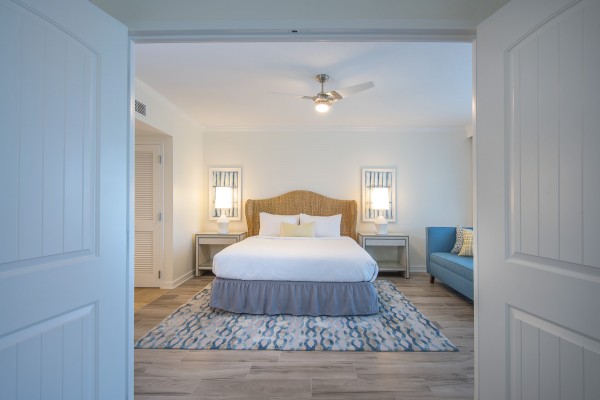 Hawks Cay Guestroom - One Bedroom Presidential Suite - Entry View