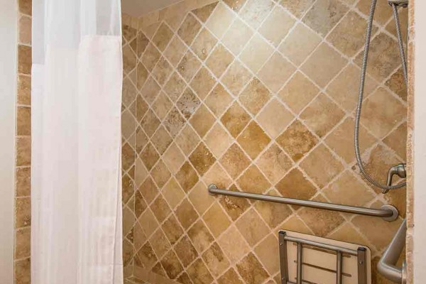 Hawks Cay Accessible Family Bathroom