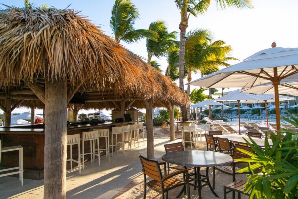 Beachside restaurant at Hawks Cay